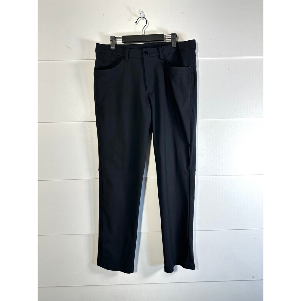 Lululemon 33 Mens Commission Pants Slim in black chino athletic golf preppy